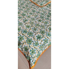 Aartyz A Comforter in Multi-Colored Prints