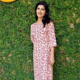 Aartyz Overall Floral Printed Kurti