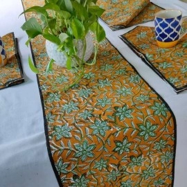 Aartyz Block Printed Table Runner With Mats