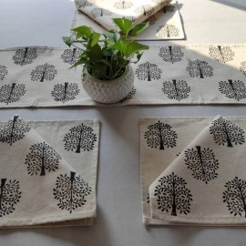 Aartyz Hand Crafted Set of Table Mats and A Runner