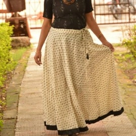 Aartyz Floral Buty Printed Skirt In Off White And Black