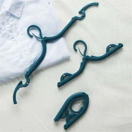 Portable and Foldable Multicolor Plastic Hangers (1pc)