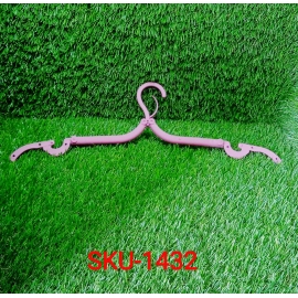 Portable and Foldable Multicolor Plastic Hangers (1pc)
