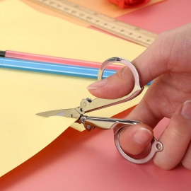 Folding Scissor 3.5inch used in crafting and cutting purposes