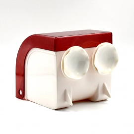 Wall Tissue Holder Used for Holding Tissues Responsible for Cleaning and Wiping of Hands and Some Other Accessories