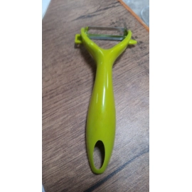 Kitchen Stainless Steel Vegetable and Fruit Peeler