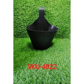Hanging Planter Pot Used for Storing and Holding Plants and Flowers in It and This is Widely Used in in All Kinds of Gardening and Household Places
