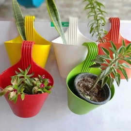 Hanging Planter Pot Used for Storing and Holding Plants and Flowers in It and This is Widely Used in in All Kinds of Gardening and Household Places