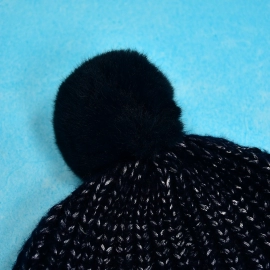 Men's and Women's Skull Slouchy Winter Woolen Knitted Black Inside Fur Beanie Cap
