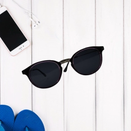 Sunglasses Light Weight and Classic Style Frame Sunglasses For Men, Women, and Boys Use Glasses