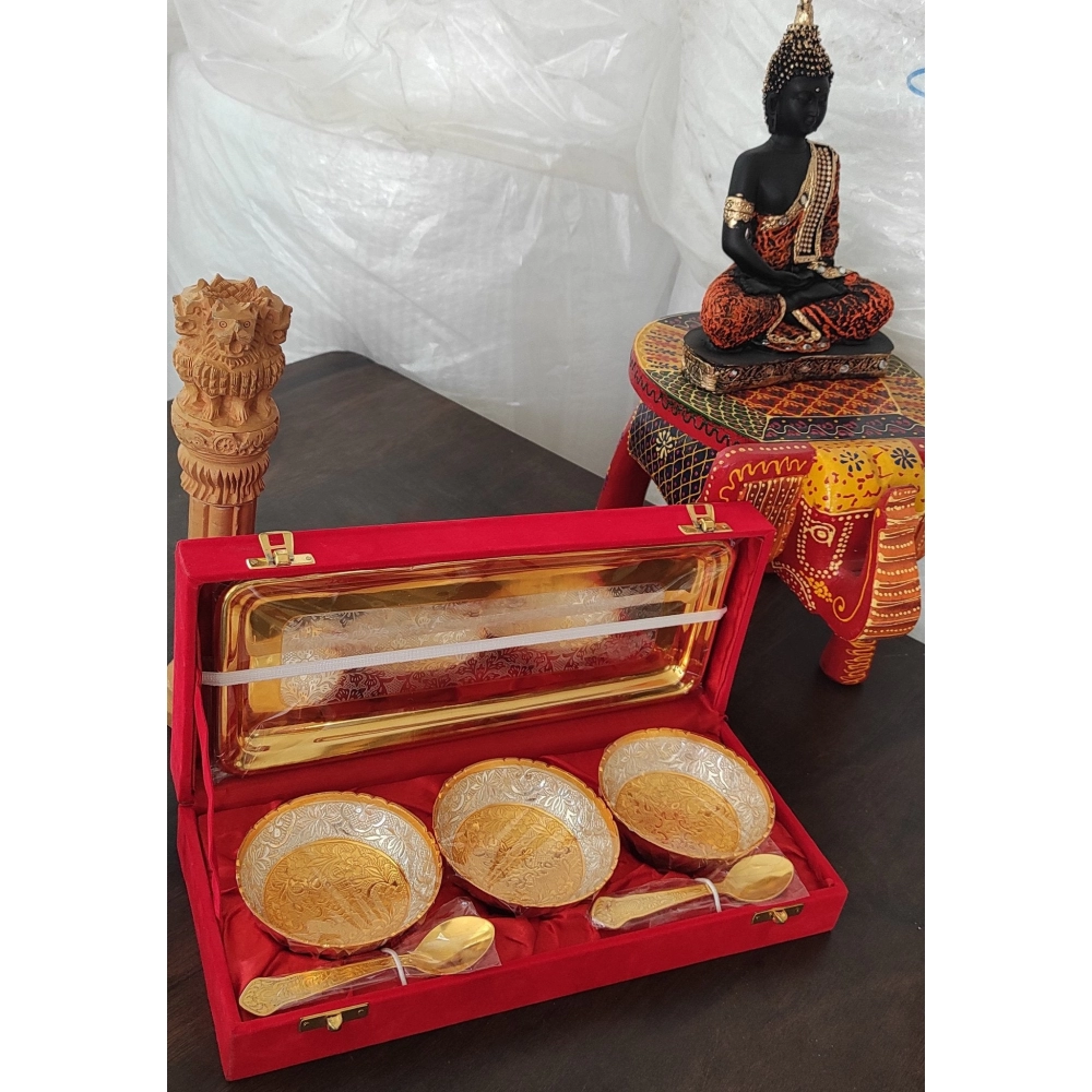 SQUARE NUT GIFT BOX FEATURING PRIDE OF INDIA – Vivanda Chocolates
