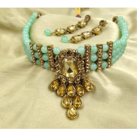 Stylish Looking Pearl Choker Necklace Set